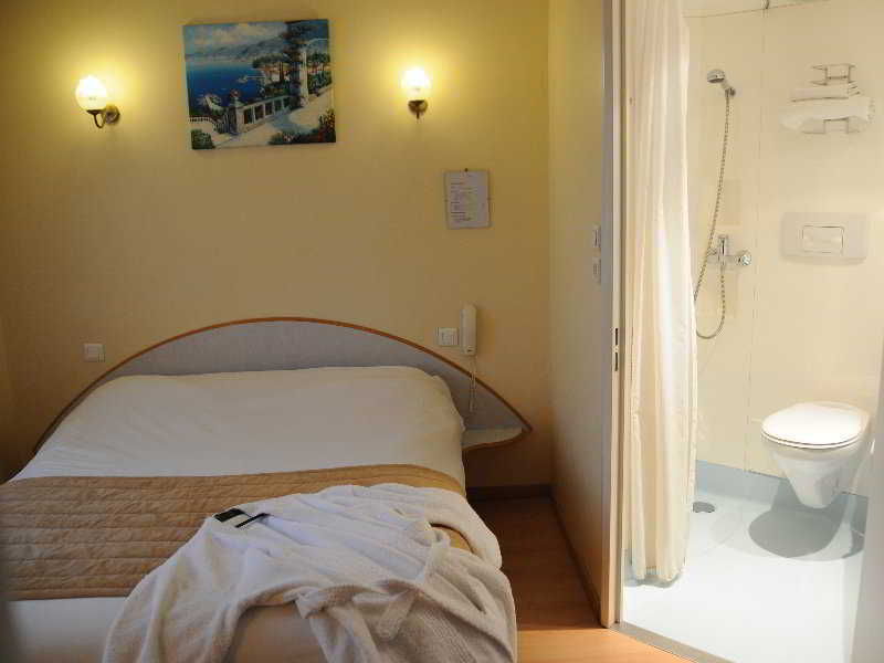 Hotel De Rosny Tours Buitenkant foto